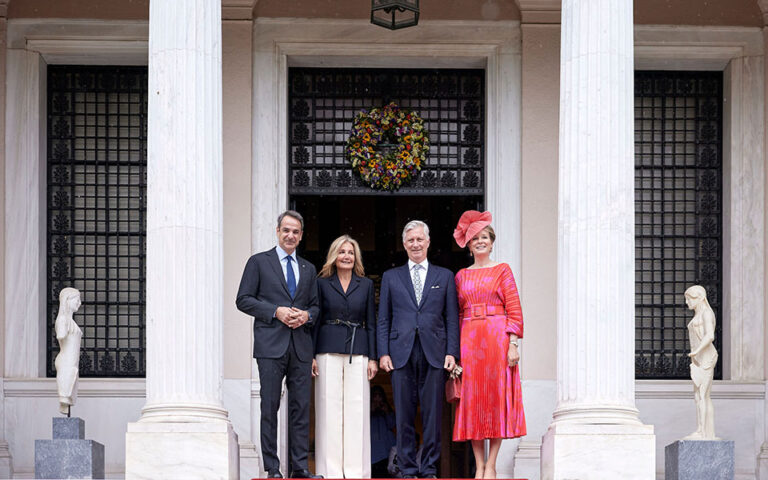 Ενέργεια και επενδύσεις στη συνάντηση Μητσοτάκη με το βασιλικό ζεύγος του Βελγίου