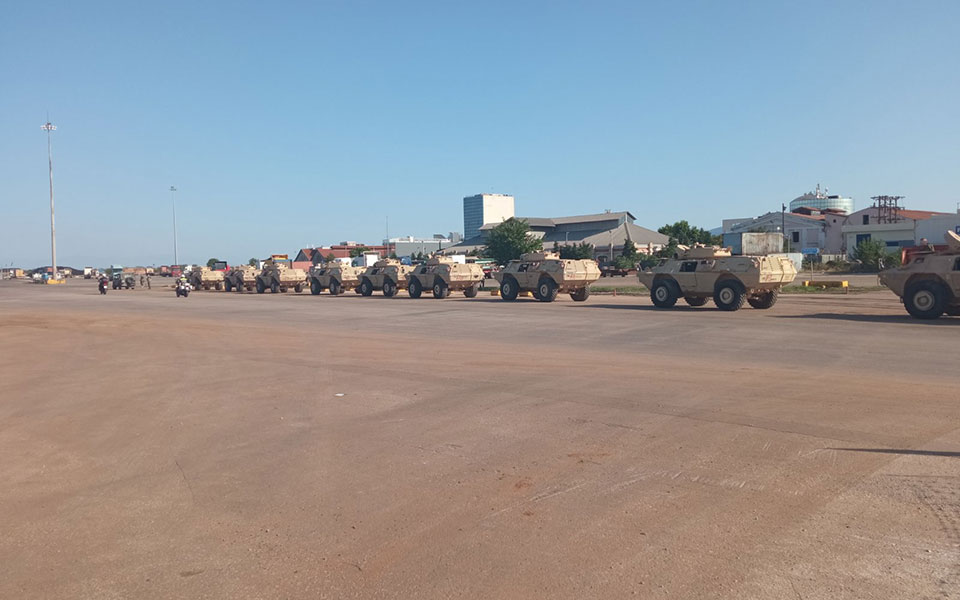 Ένοπλες Δυνάμεις: Παρελήφθησαν 180 τεθωρακισμένα οχήματα αναγνώρισης Μ1117 (εικόνες)-6