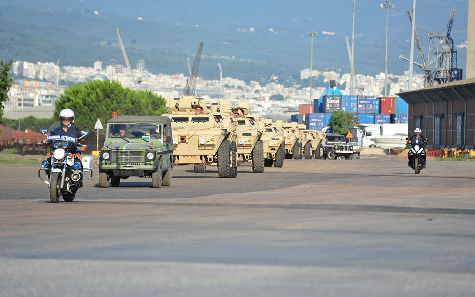 Ένοπλες Δυνάμεις: Παρελήφθησαν 180 τεθωρακισμένα οχήματα αναγνώρισης Μ1117 (εικόνες)