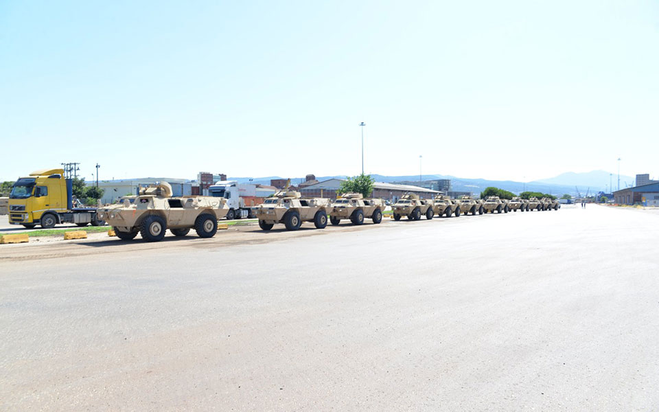 Ένοπλες Δυνάμεις: Παρελήφθησαν 180 τεθωρακισμένα οχήματα αναγνώρισης Μ1117 (εικόνες)-7
