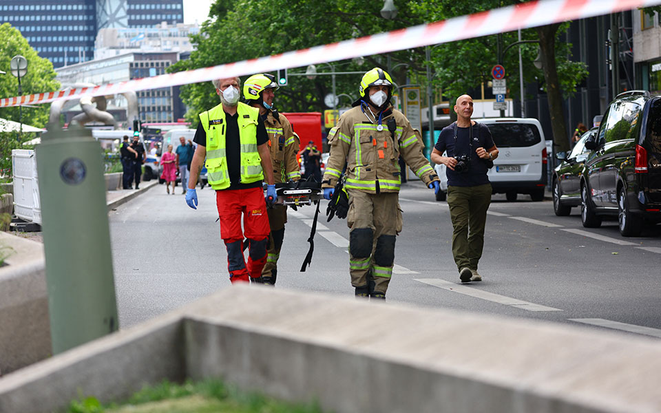 Γερμανία: Όχημα έπεσε σε πλήθος στο Βερολίνο – Ένας νεκρός, πολλοί τραυματίες-7