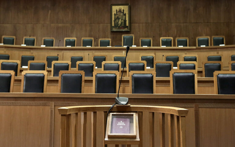 Υπόθεση Novartis: Παραπομπή Παπαγγελόπουλου, Τουλουπάκη σε δίκη προτείνει η εισαγγελέας