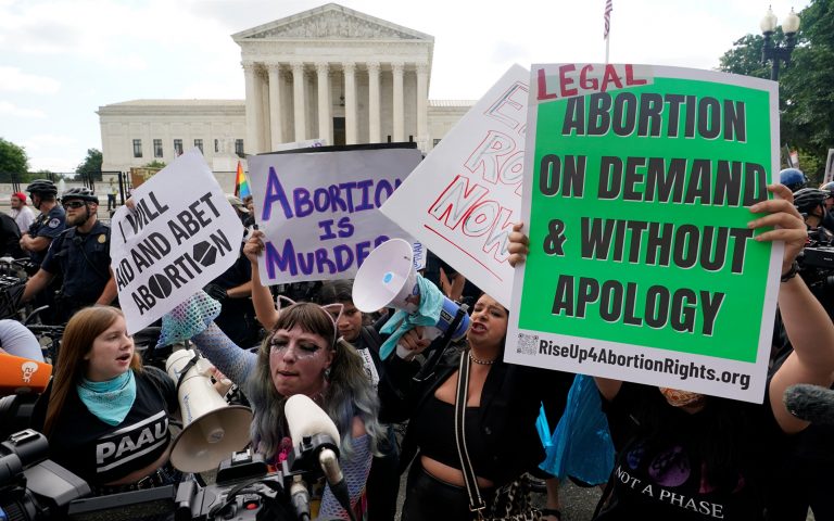 ΗΠΑ: Σοκ από την άρση του δικαιώματος στην άμβλωση