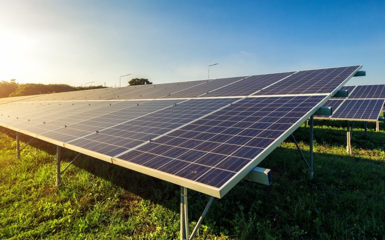 Ανανεώσιμες Πηγές Ενέργειας: Αναζητείται φόρμουλα για να «τρέξουν» τα έργα