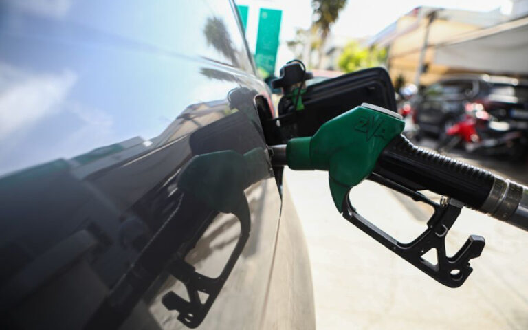 Fuel Pass 2: Ανοίγει η πλατφόρμα τέλη Ιουλίου – Εισοδηματικά κριτήρια και δικαιούχοι