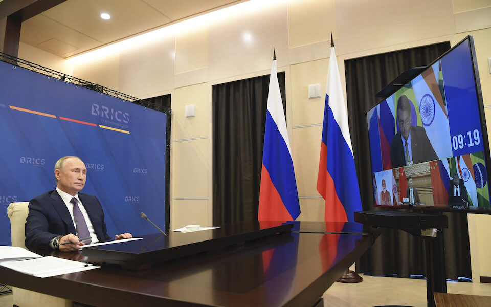 Σύνοδος Κορυφής των BRICS σήμερα στο Πεκίνο με τη συμμετοχή Πούτιν