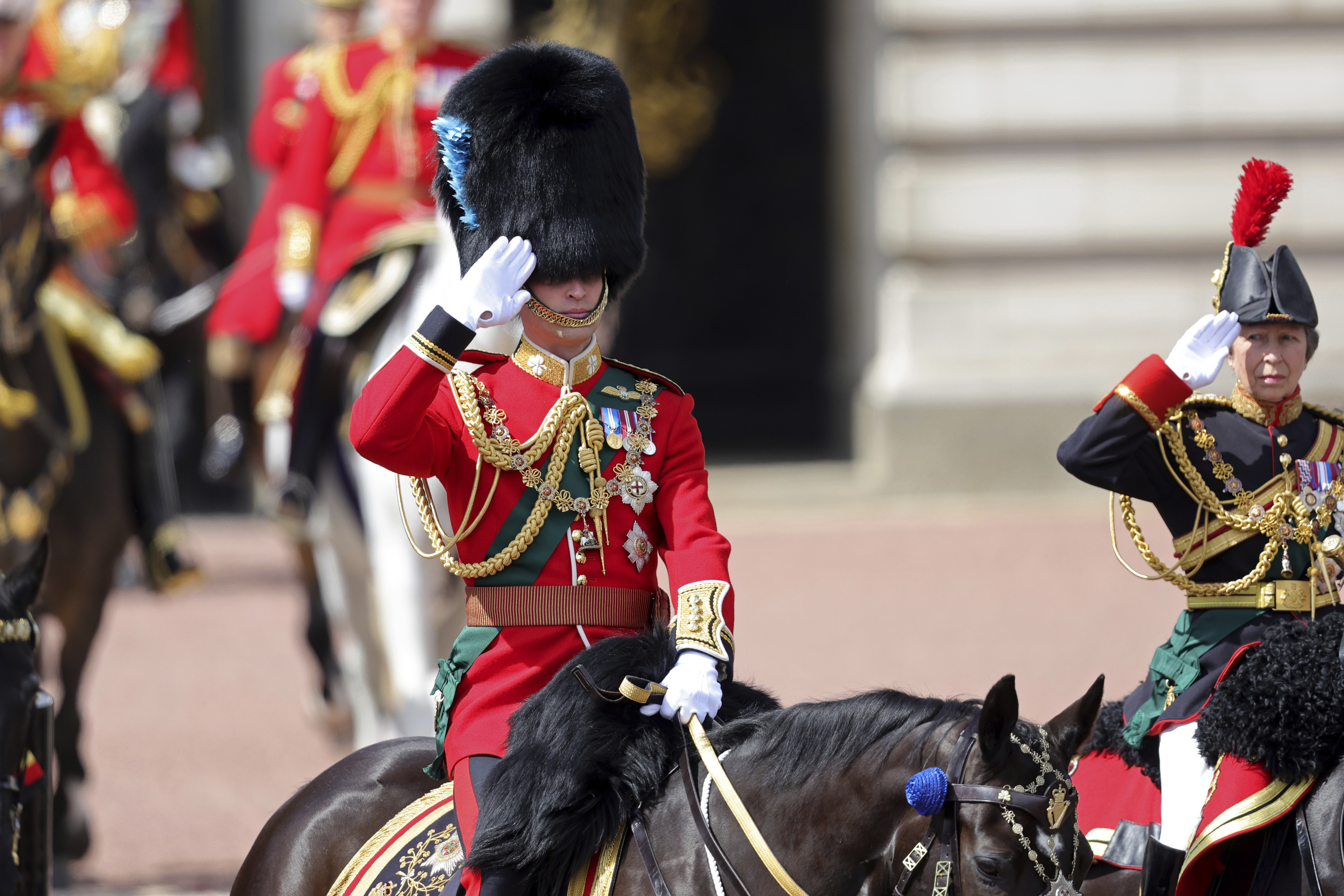 Η Βρετανία γιορτάζει τα 70 χρόνια της βασίλισσας Ελισάβετ στον θρόνο (φωτό/βίντεο)-4