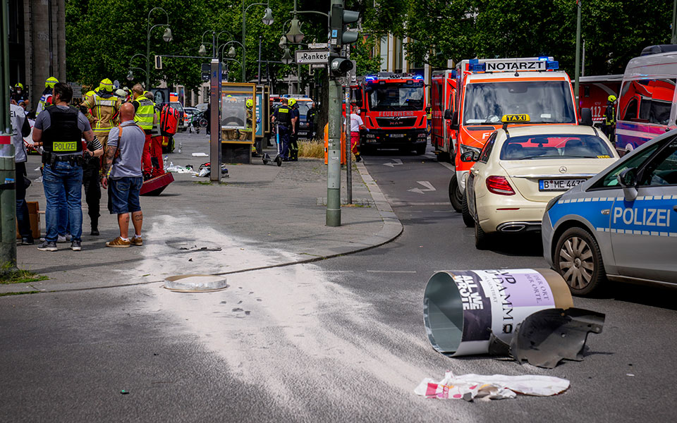 Γερμανία: Όχημα έπεσε σε πλήθος στο Βερολίνο – Ένας νεκρός, πολλοί τραυματίες-2