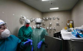 Κορωνοϊός – Ιταλία: «Έτοιμα να εκραγούν» τα νοσοκομεία-1