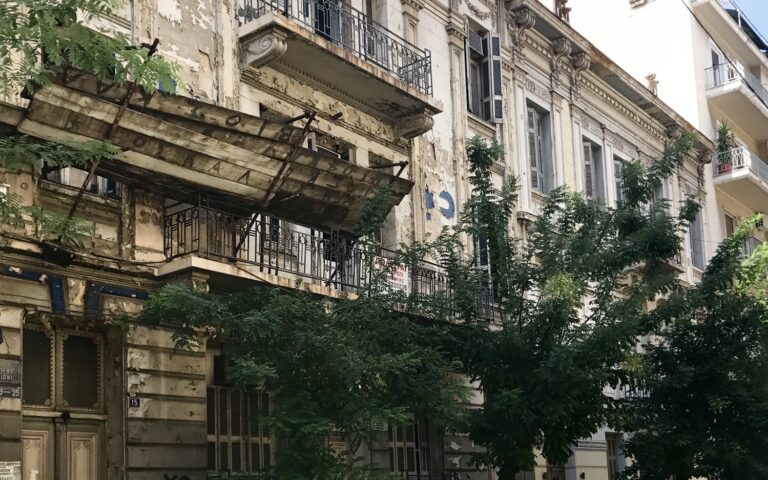 Αθήνα: «Λίφτινγκ» σε προσόψεις κτιρίων