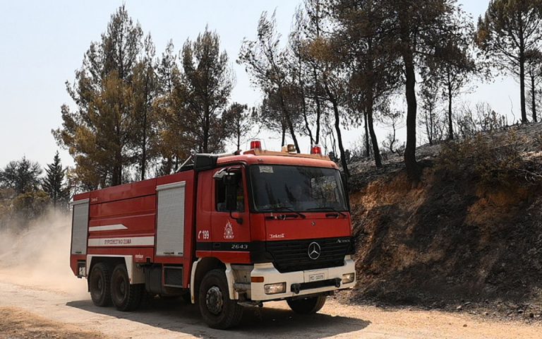 Θεσσαλονίκη: Σε εξέλιξη πυρκαγιά στην Περαία