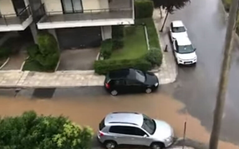 Ισχυρή καταιγίδα στη Θεσσαλονίκη (βίντεο)