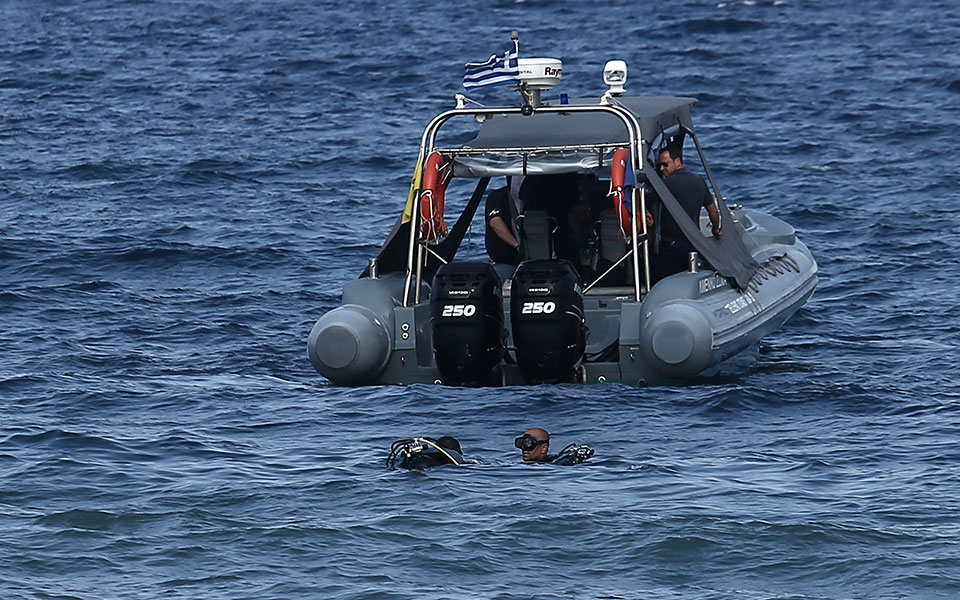 Θεσσαλονίκη: Όχημα έπεσε στη θάλασσα – Δύο νεκροί
