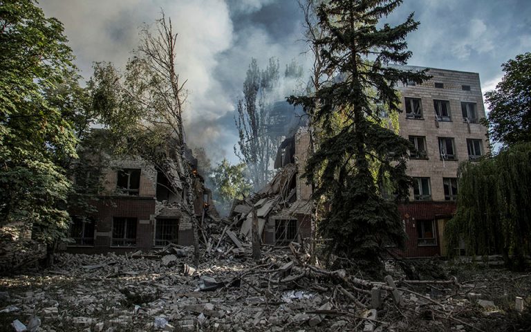 Ουκρανία: «Οι Ρώσοι περικυκλώνουν» το Λισιτσάνσκ