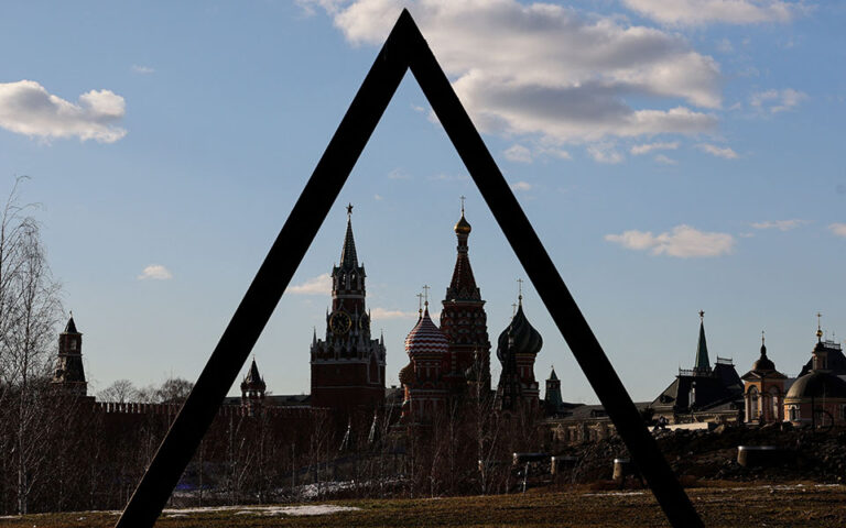 Ρωσική οικονομία: «Δεν υπάρχουν λόγοι» για αθέτηση πληρωμών, λέει το Κρεμλίνο