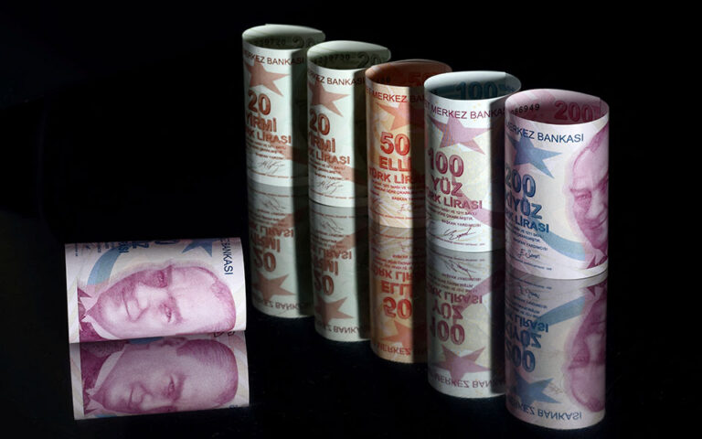 Τουρκία: Η S&P «βλέπει» κίνδυνο νέων capital controls αν συνεχιστούν οι πιέσεις στη λίρα