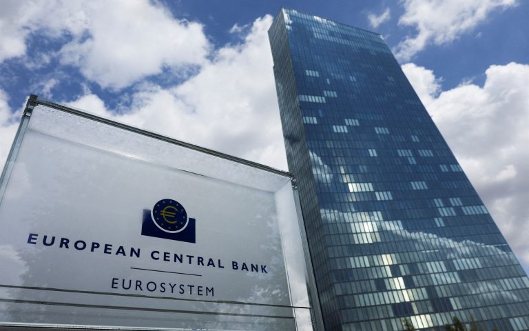 Ο κίνδυνος ύφεσης βάζει δύσκολα στην ΕΚΤ