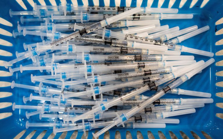 Ηλίας Μόσιαλος: Αυτά είναι τα εμβόλια που αναμένονται το φθινόπωρο