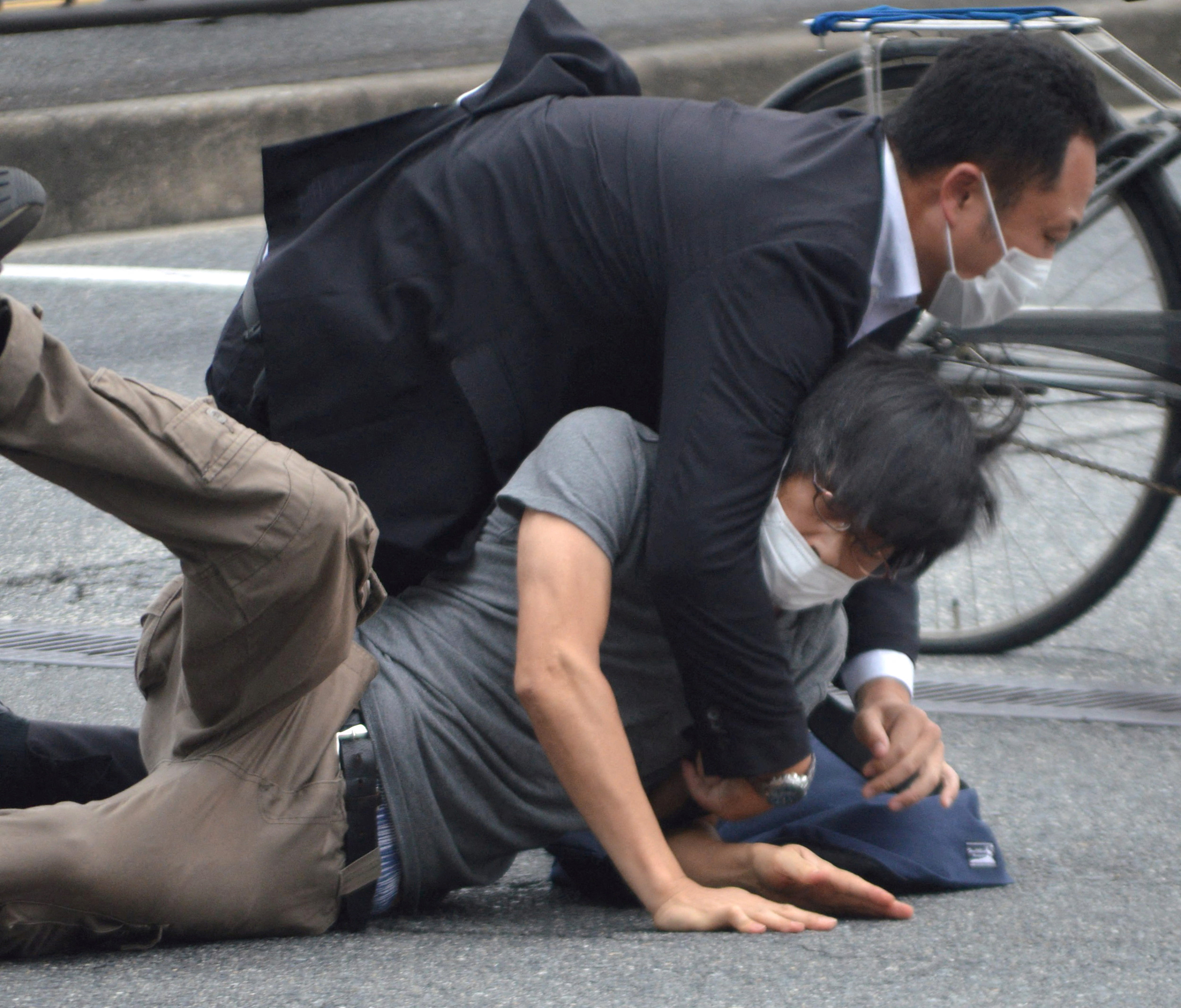 Σίνζο Άμπε: Τι γνωρίζουμε μέχρι τώρα για την επίθεση στον πρώην πρωθυπουργό της Ιαπωνίας (βίντεο, φωτογραφίες)-1