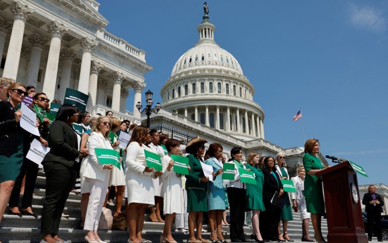 ΗΠΑ: Οι Δημοκρατικοί προωθούν μέσω Βουλής νομοσχέδια που θα επανα-νομιμοποιούν τις αμβλώσεις