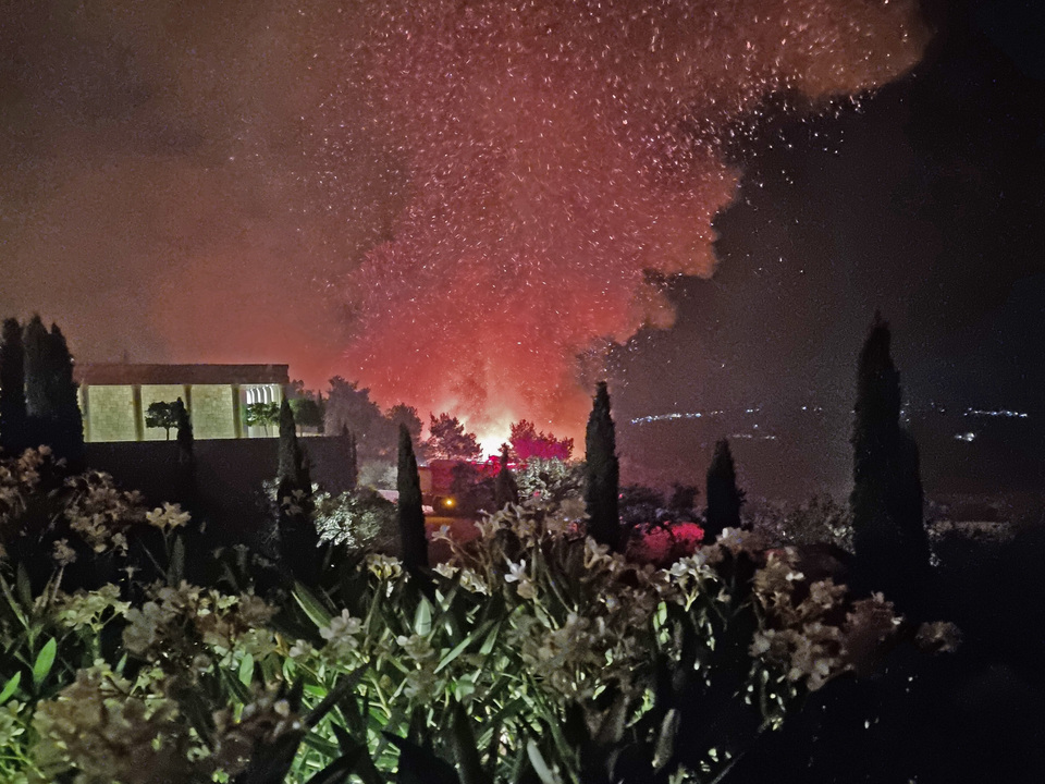 Βελτιωμένη η εικόνα της πυρκαγιάς στη Φωκίδα – Χωρίς ενεργό μέτωπο οι φωτιές σε Αργολίδα και Ηλεία-1