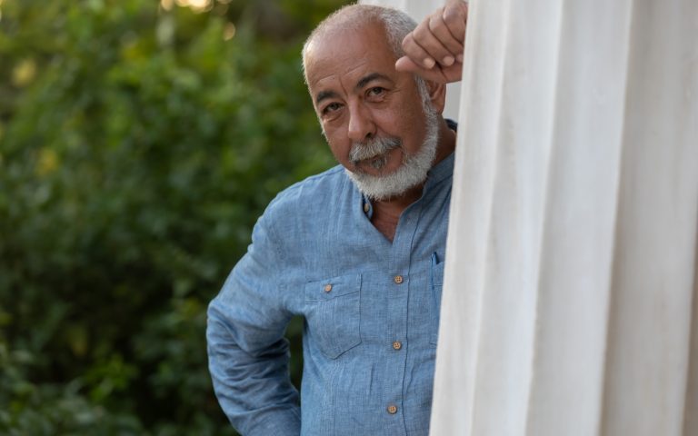 Ο συγγραφέας Λεονάρντο Παδούρα στην «Κ»: Οι Κουβανοί κουβαλάμε την Ιστορία