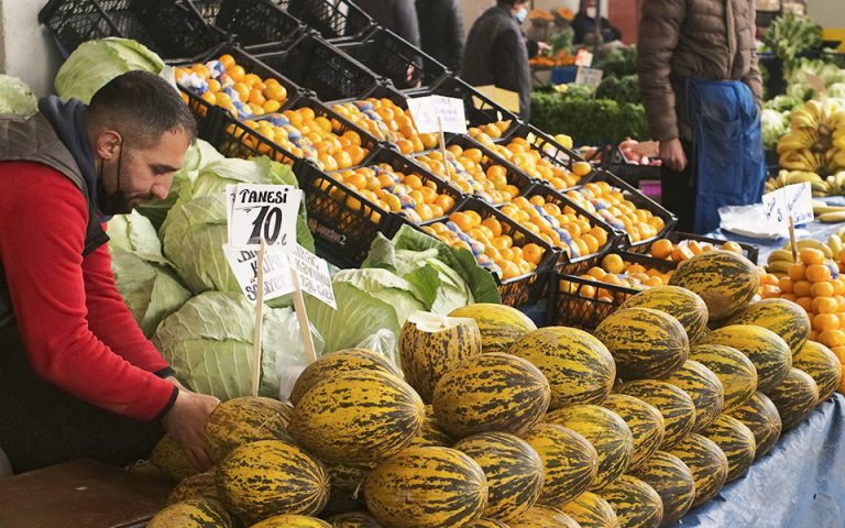Τουρκία: Είδος πολυτελείας τα φρούτα