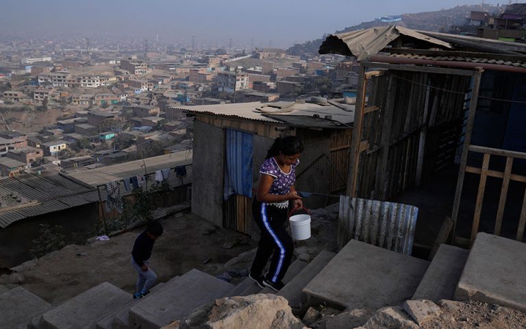ΟΗΕ: Πάνω από 70 εκατ. άνθρωποι ολίσθησαν στη φτώχεια μέσα σε τρεις μήνες