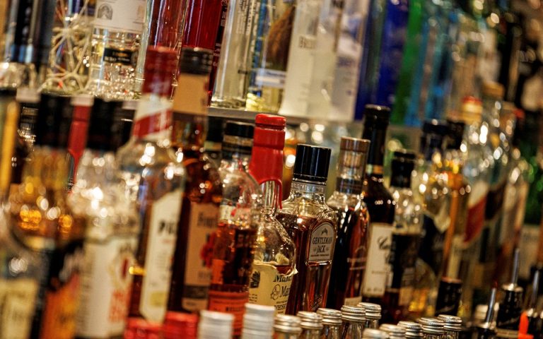 Η Λιθουανία κόβει τις εξαγωγές αλκοόλ και άλλων αγαθών στο Καλίνινγκραντ