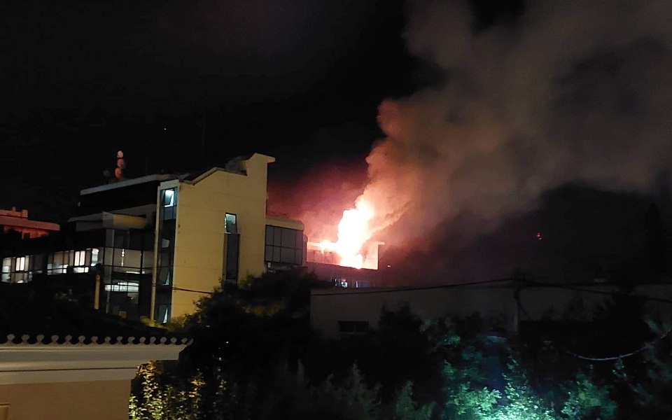 Φωτιά στο κτίριο που στεγάζει Real FM και Real News – Εντοπίστηκαν γκαζάκια-1