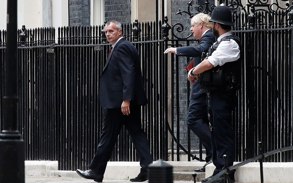 Βρετανία: Ηχηρές παραιτήσεις δύο κορυφαίων υπουργών