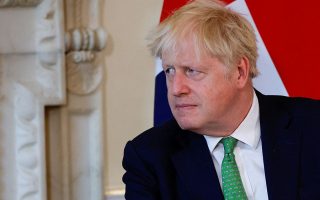 Βρετανία: Ηχηρές παραιτήσεις δύο κορυφαίων υπουργών-1