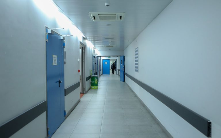 Κορωνοϊός: Διάθεση αντιικών χαπιών από τα φαρμακεία των νοσοκομείων