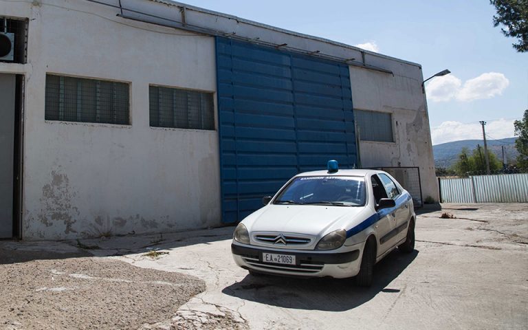 Θεσσαλονίκη: Ληστεία υπό την απειλή μαχαιριού σε κατάστημα ψιλικών