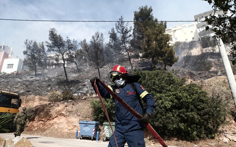 Πυρκαγιές: Σε ύφεση τα μέτωπα σε Αχαΐα και Κρήτη – Καλύτερη η εικόνα στον Αυλώνα