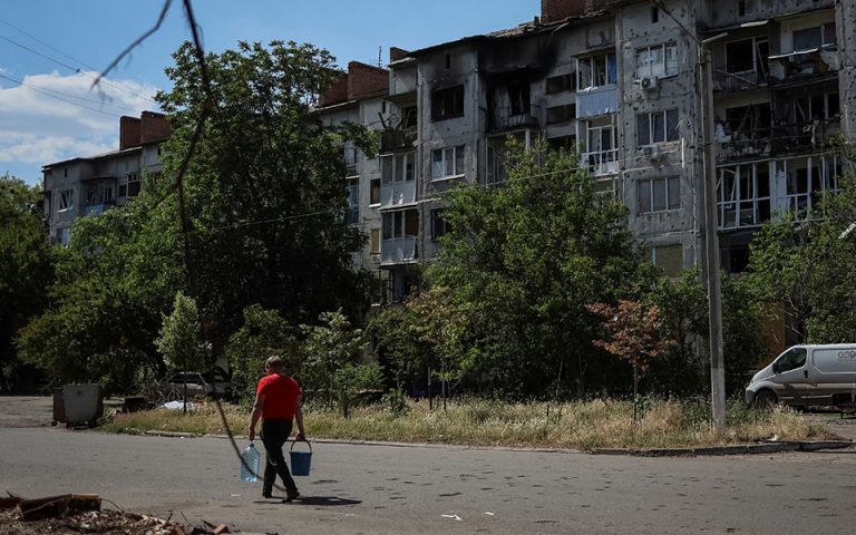 Ουκρανία: «Μαζικοί» ρωσικοί βομβαρδισμοί στο Σλοβιάνσκ