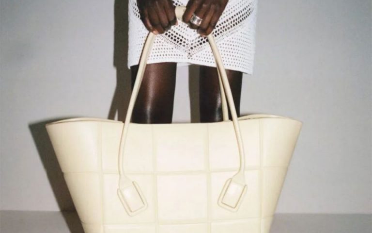 Rubber bags: Είναι η νέα fashion εμμονή