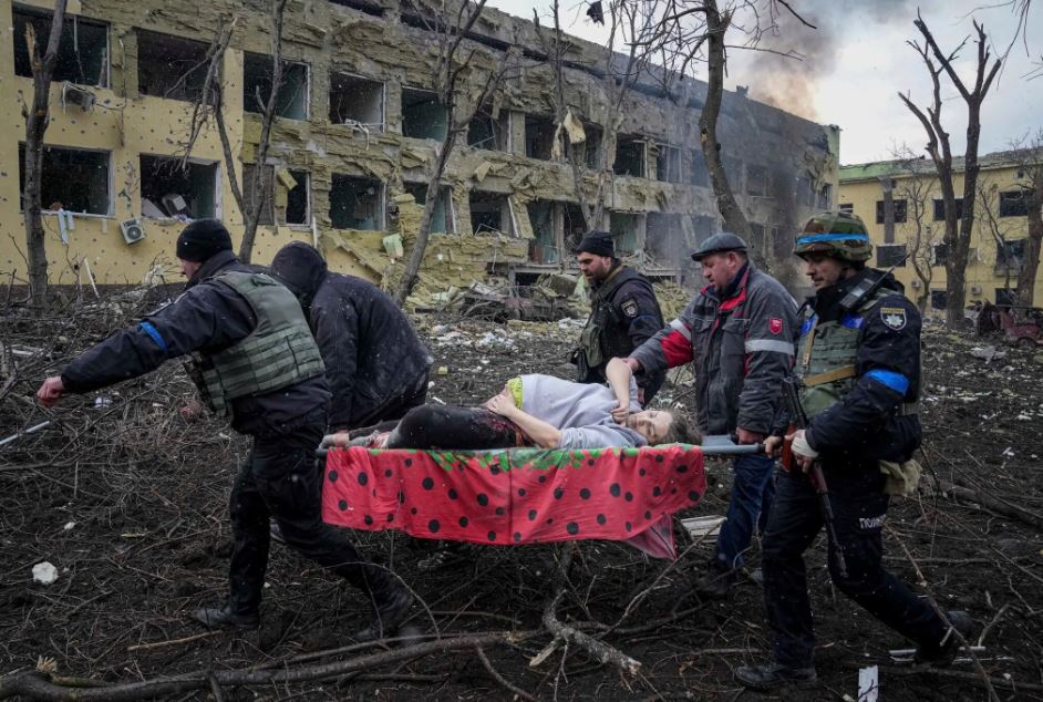 Έξι μήνες από την εισβολή στην Ουκρανία: Τα καρέ της φρίκης του πολέμου-18