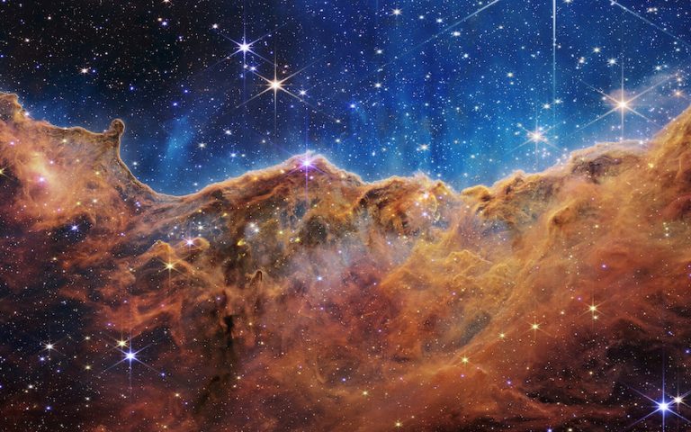 Τώρα και σε παζλ η φωτογραφία Cosmic Cliffs του διαστημικού τηλεσκοπίου James Webb