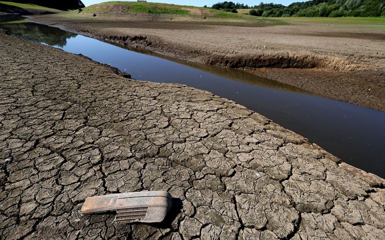 Η Βρετανία κήρυξε κατάσταση ξηρασίας – Στέρεψε η πηγή του Τάμεση, απαγορεύτηκε το πότισμα