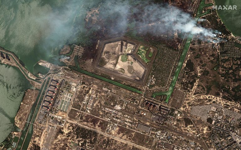 Ζαπορίζια: Ανησυχία για τα πλήγματα κοντά στον πυρηνικό σταθμό – Δορυφορικές εικόνες