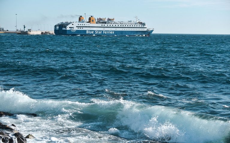 Σάμος: Προσέκρουσε στην προβλήτα το πλοίο «Διαγόρας»