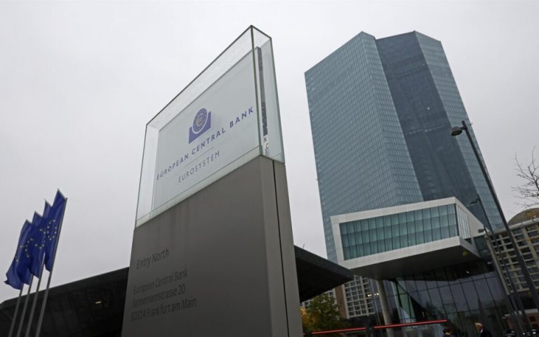 Η ΕΚΤ επανεπενδύει στον Νότο τα κέρδη της από τον Βορρά