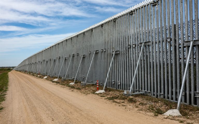 Μεταναστευτικό: Επέκταση του φράχτη στον Έβρο