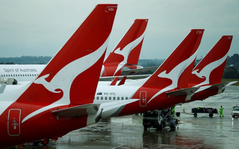 Υψηλόβαθμα στελέχη της Qantas σε θέσεις φορτοεκφορτωτών