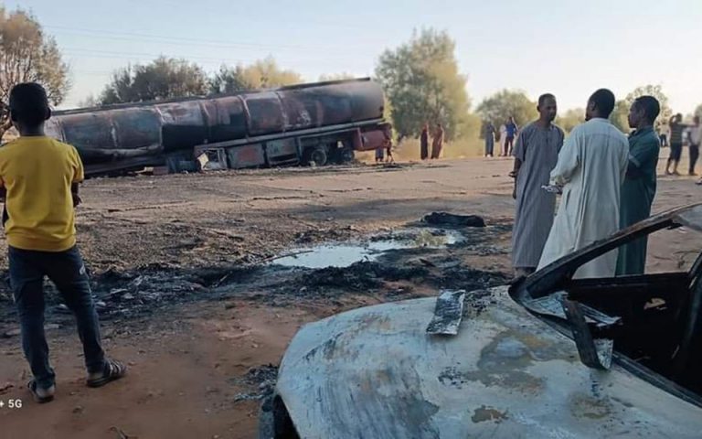 Λιβύη: Τουλάχιστον έξι νεκροί από έκρηξη βυτιοφόρου με καύσιμα