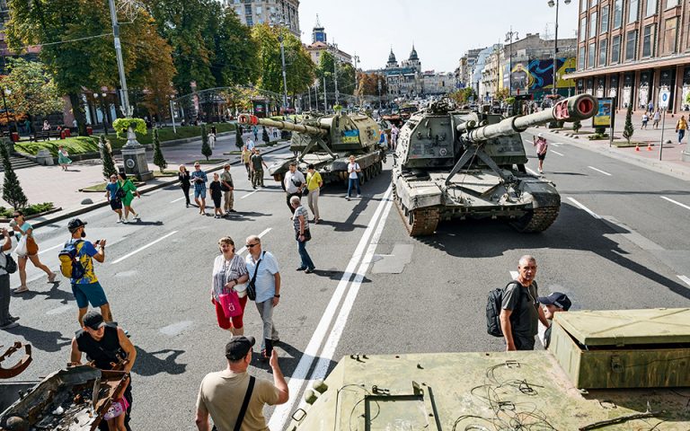 Ουκρανία: Επέτειος ανεξαρτησίας πολεμώντας