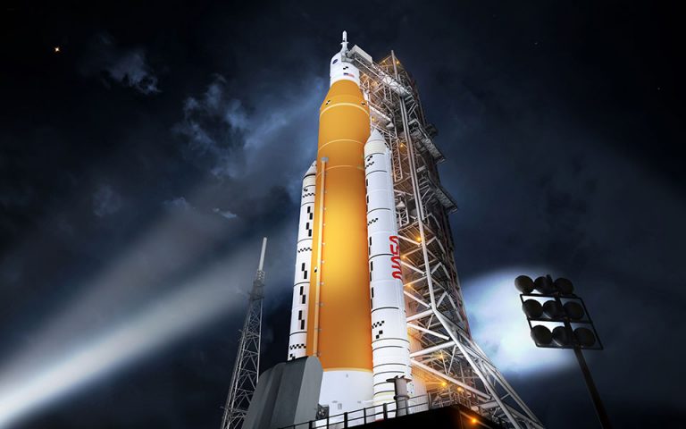 Εconomist: Γιατί ο νέος πύραυλος της NASA είναι μια τεράστια σπατάλη χρημάτων