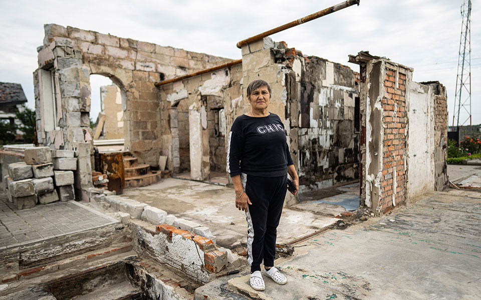 Ουκρανία: Εθελοντές στη «μάχη» της ανοικοδόμησης-1
