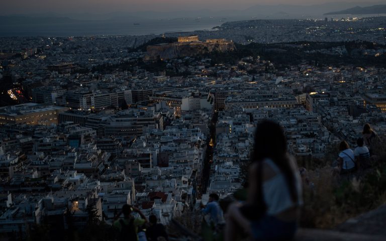Κορωνοϊός: Θα οδηγήσει η παραλλαγή «Κένταυρος» το 7ο κύμα της πανδημίας στην Ελλάδα και πότε;